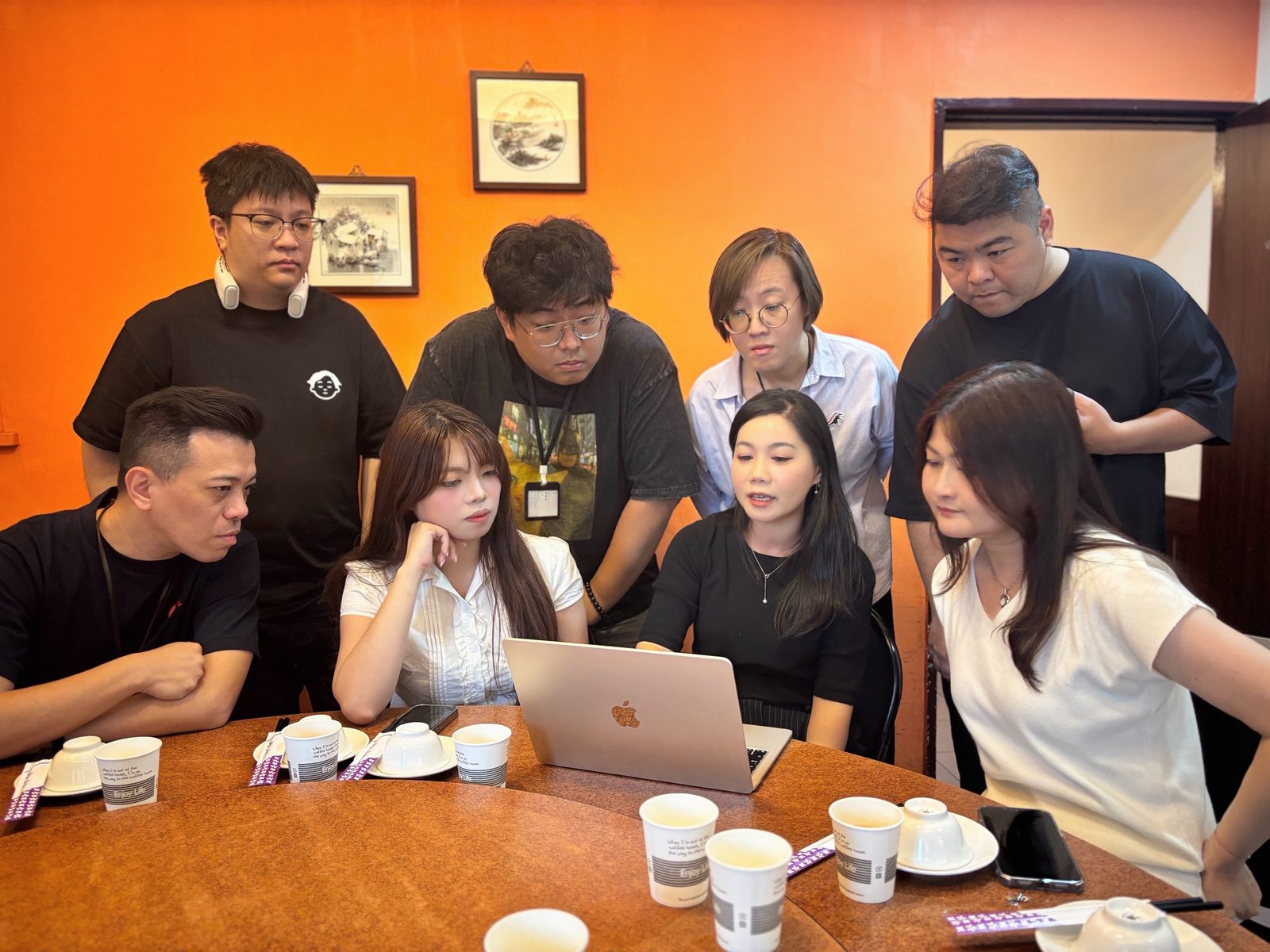 與團隊一起檢視魔王來電 AI 演練結果
